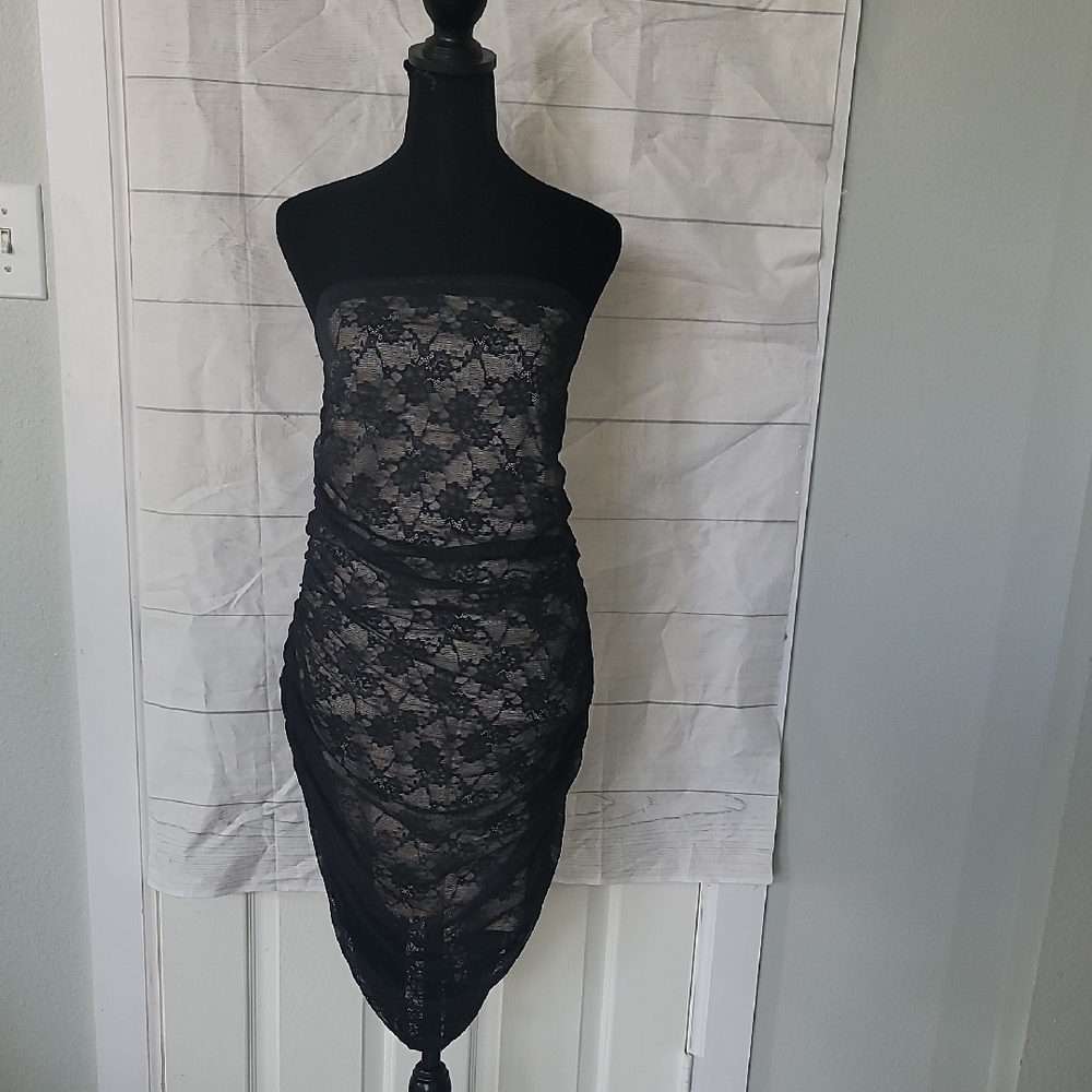 Forever 21 Black Lace Strapless Dress